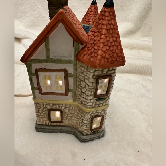 Holiday expressions in original box porcelain lighted house Hunters Tavern - Picture 6 of 11